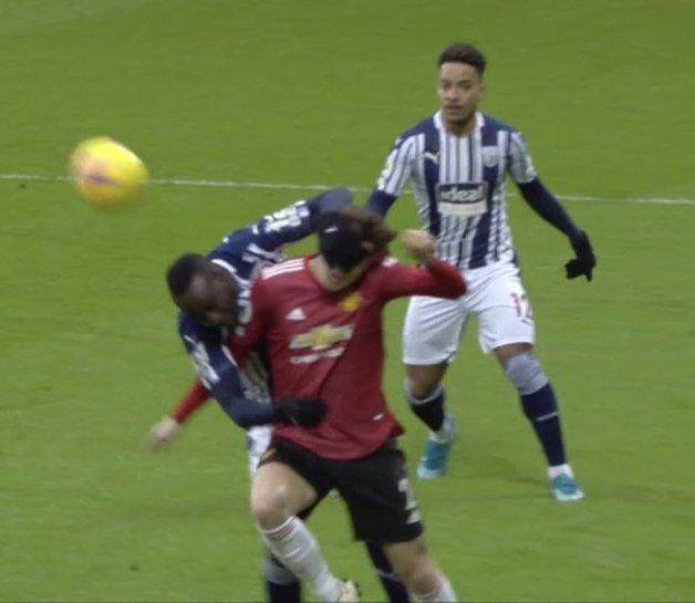 开云中国-迪亚涅捂眼中卫冲顶 索帅:马圭尔同款进球就被吹