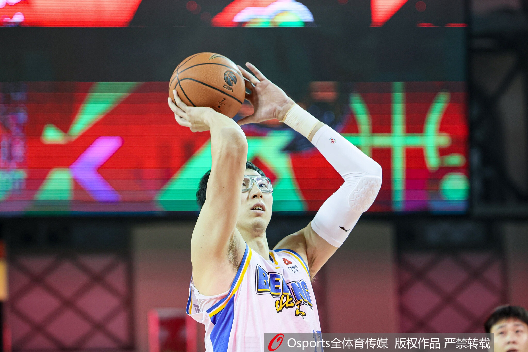 开云娱乐-今天陈盈骏&方硕&周琦全被罚下 张鹏珲有高度能持球有三分真能用